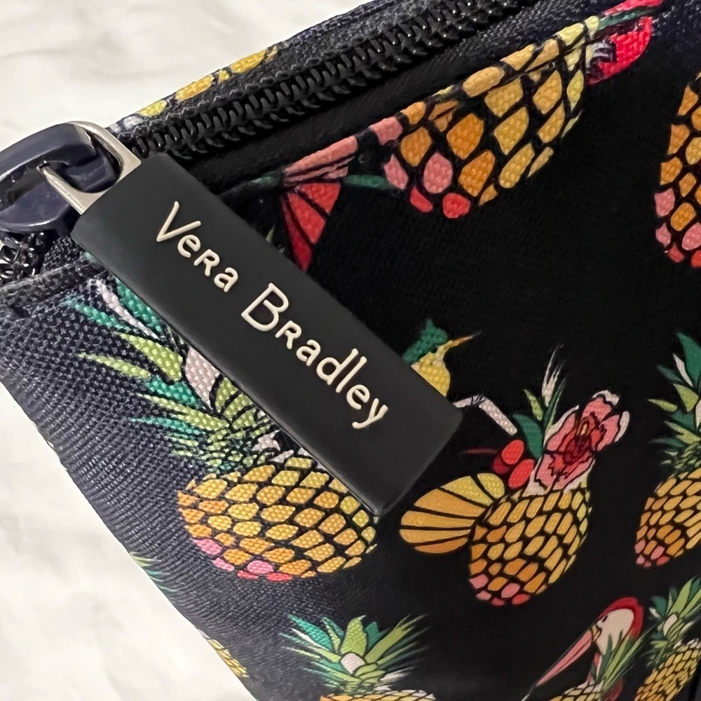 NWOT Vera Bradley Lighten Up Cooler Tote Toucan Black Yellow Zipper Top Bag - Picture 3 of 8